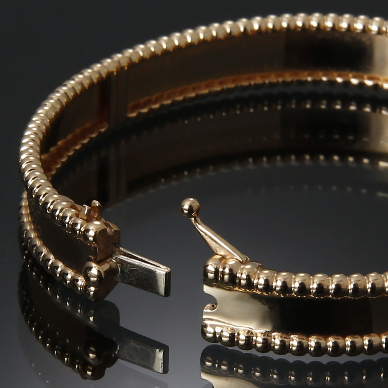 Van Cleef & Arpels(USED)반클리프앤아펠 뻬를리 브레이슬릿